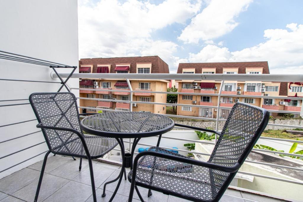 The Millennial Place Kingston Exterior foto